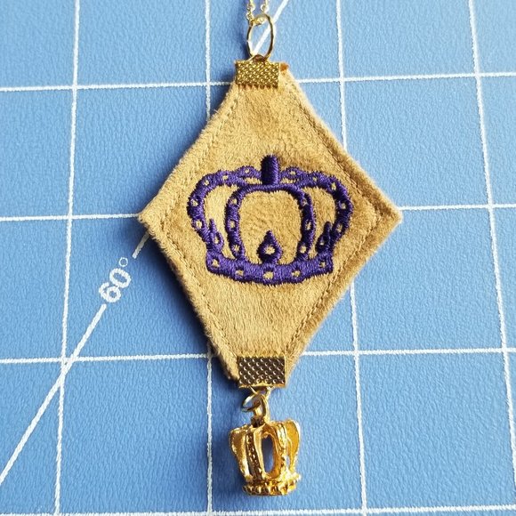 Crown Royal Jewelry Set in presentation box - Picture 7 of 8